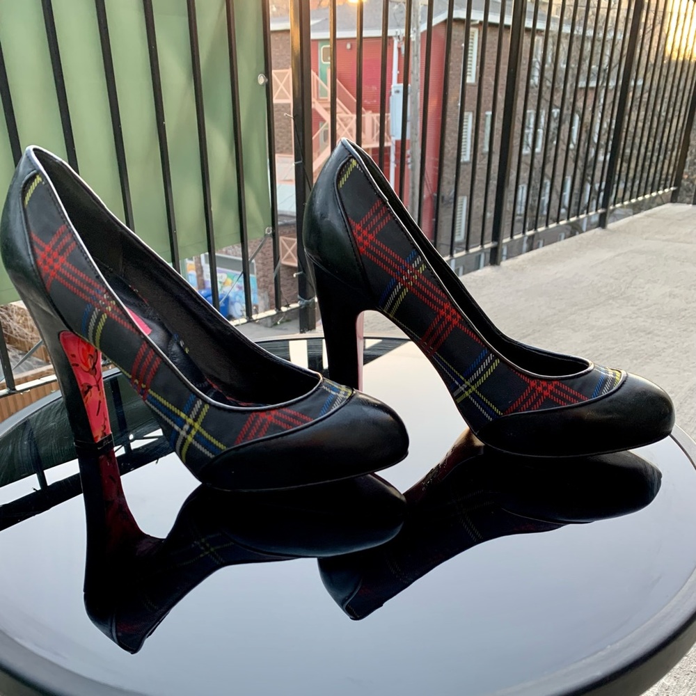 BETSEY JOHNSON PLAID & PATENT PUMPS